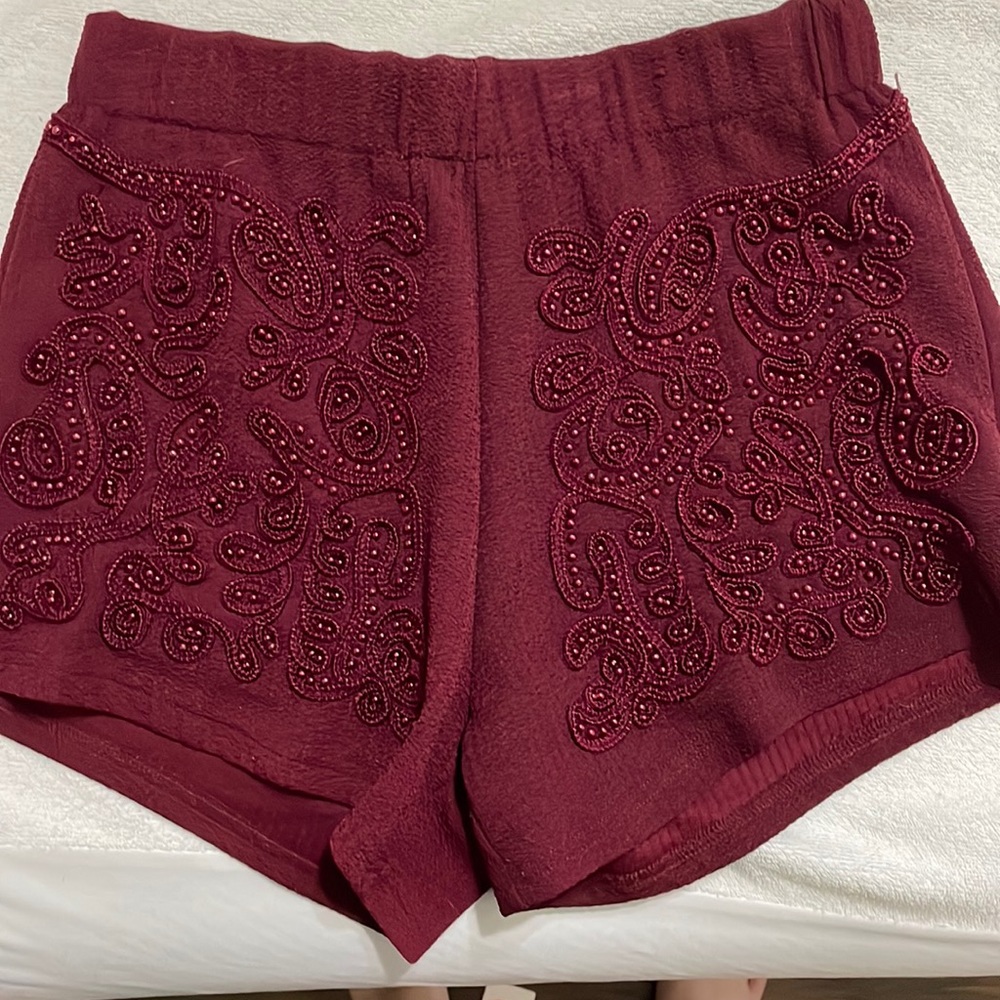 NWOT Beaded Maroon Shorts Size M Medium